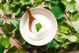 Le xylitol en Suisse : sucre de bouleau naturel anti-caries